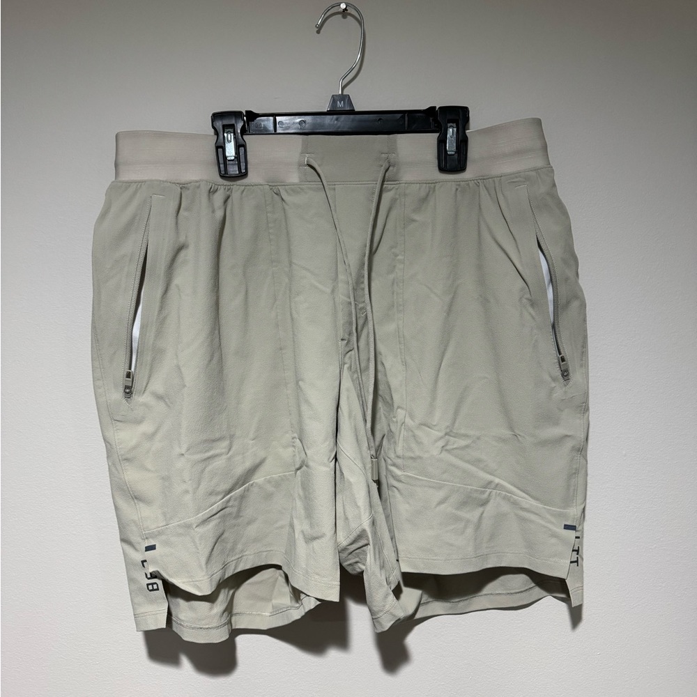 Lululemon License to Train Short Size:XL